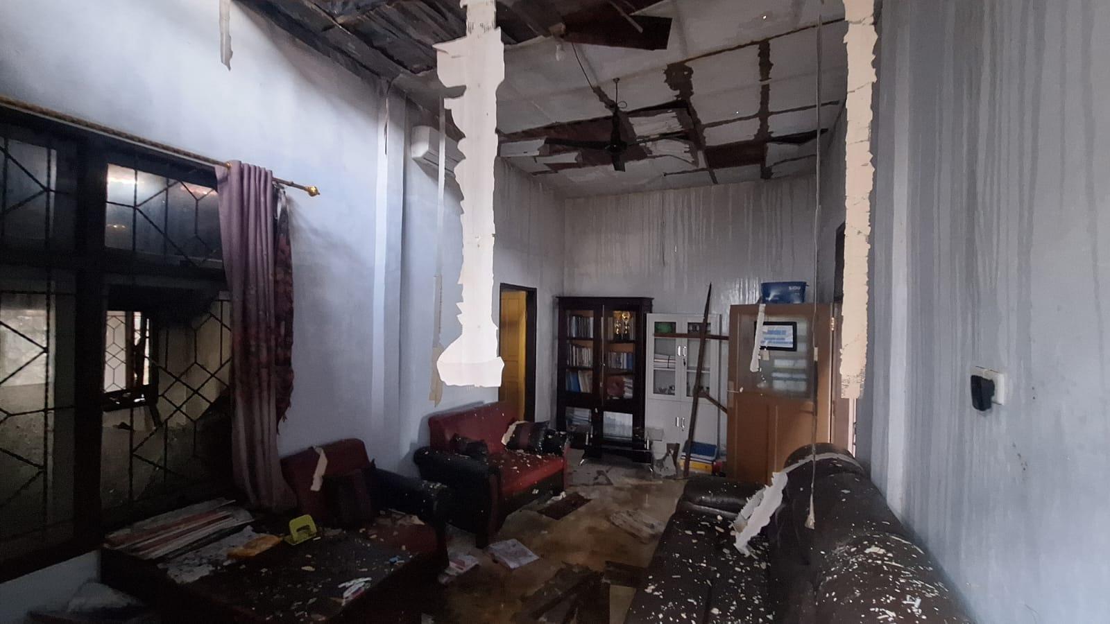 Kebakaran Hanguskan Kantor Dinas Pendidikan Wakatobi, Kerugian Capai Rp300 Juta